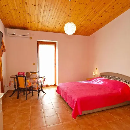 By The Sea Pjescana Uvala - - 20800 شقة بولا